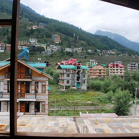 Hotel Uday Himalaya Manāli Екстериор снимка