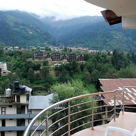 Hotel Uday Himalaya Manāli Екстериор снимка