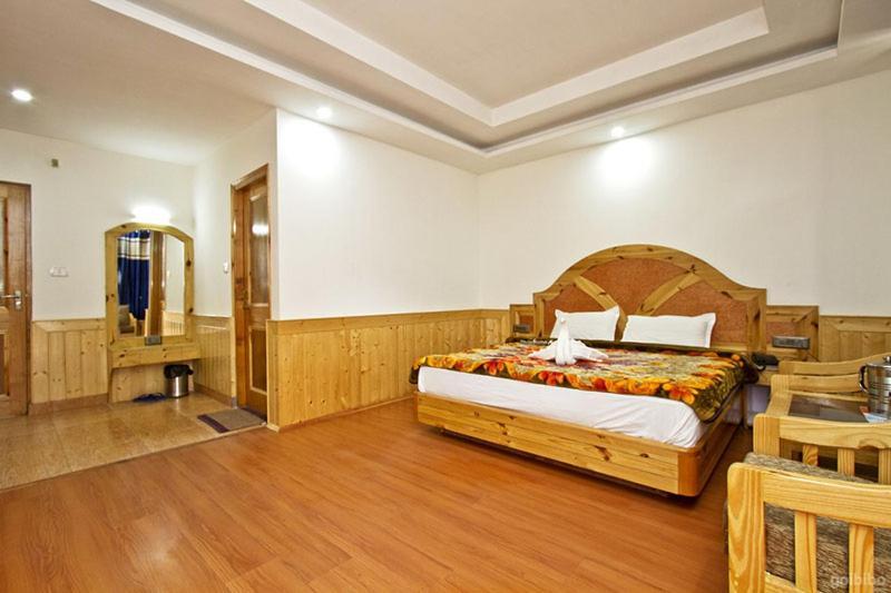 Hotel Uday Himalaya Manāli Екстериор снимка
