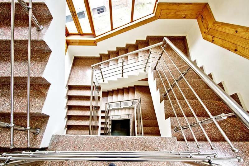 Hotel Uday Himalaya Manāli Екстериор снимка