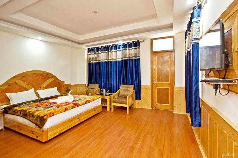 Hotel Uday Himalaya Manāli Екстериор снимка